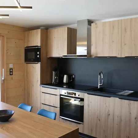 Le 351 Apartment *